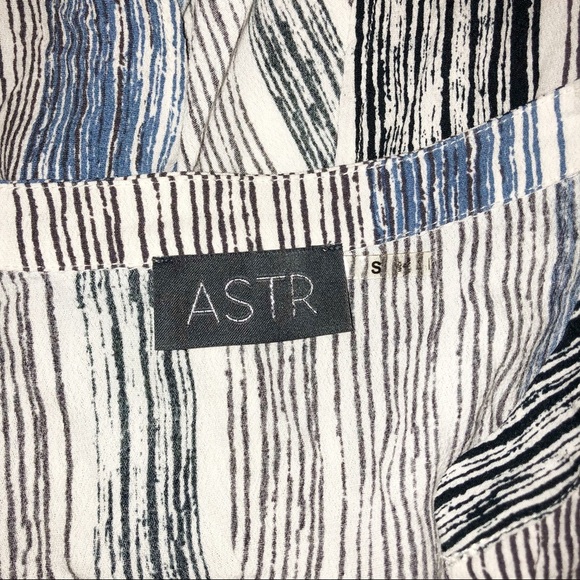 ASTR small open back oversized striped blouse - Picture 7 of 8